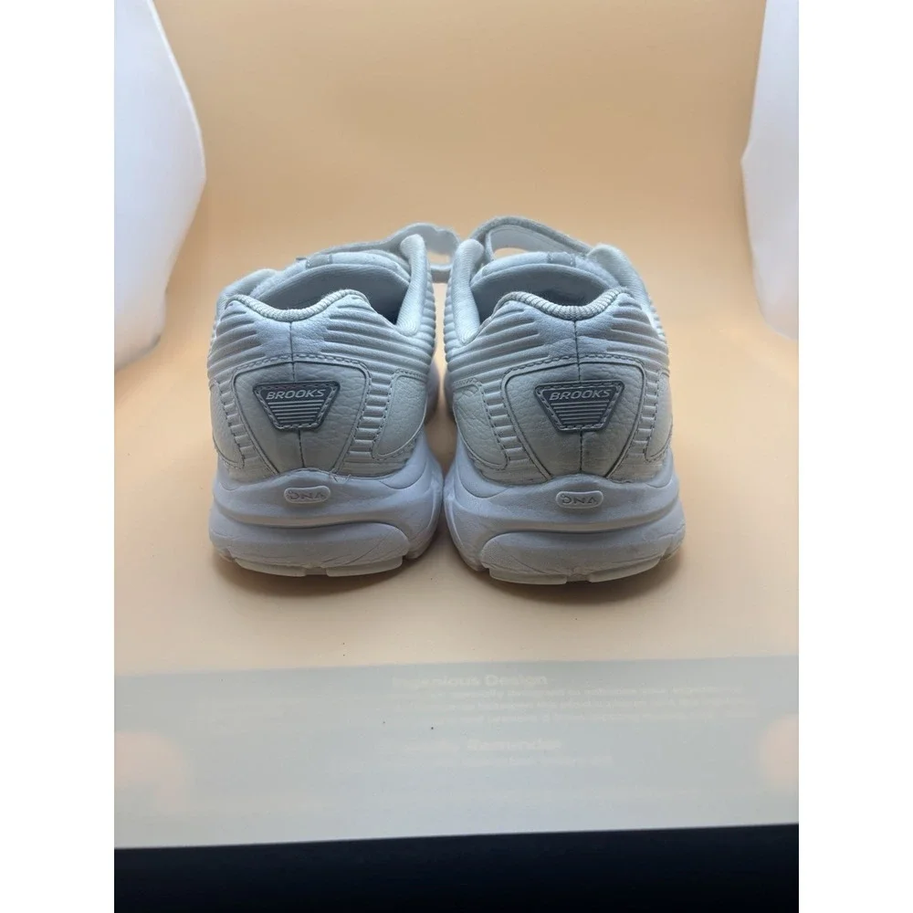 Brooks Addiction Walker V-Strap 2 White Leather Walking Shoes Mens 120308 1B 100